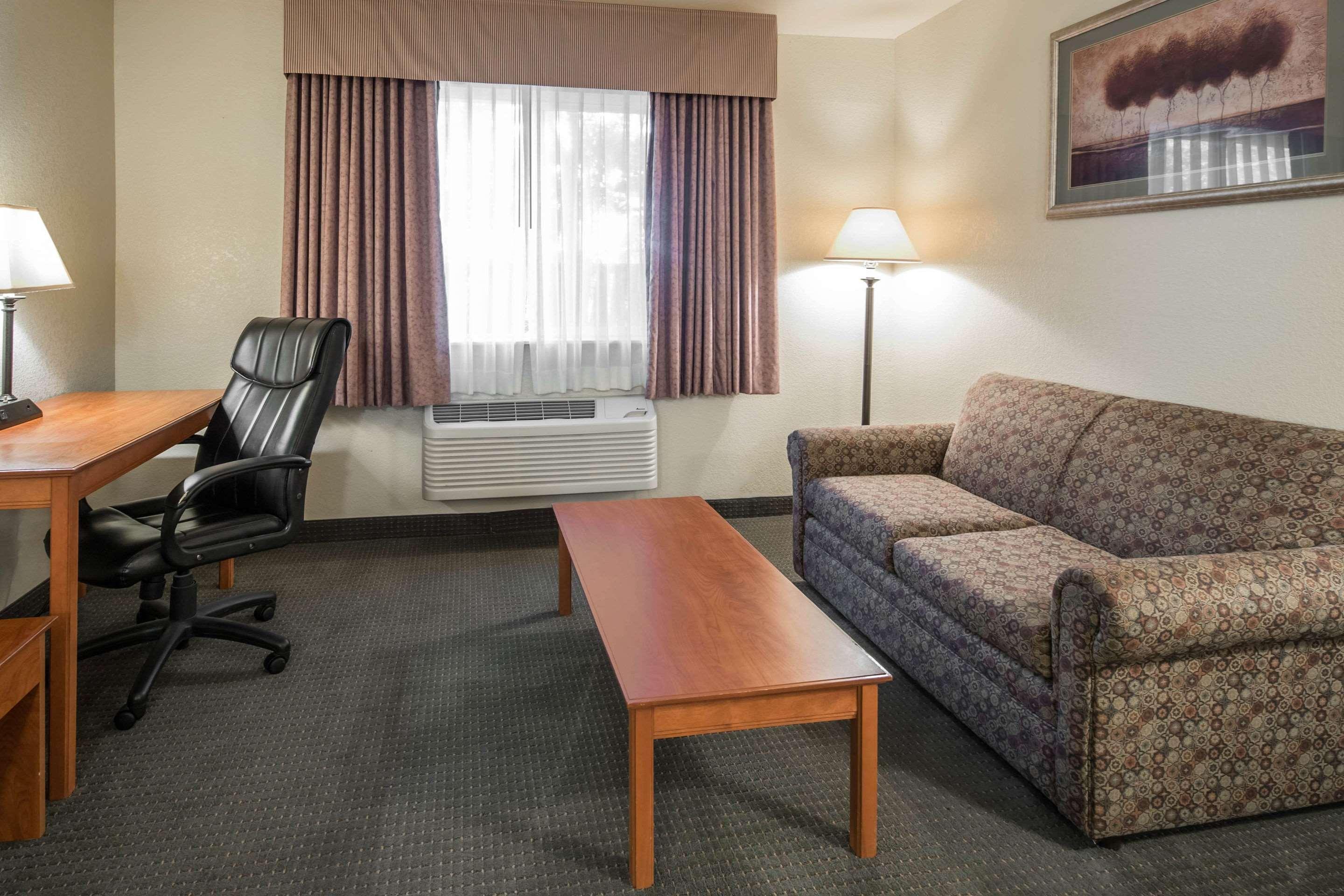 Quality Inn Alpine Exterior photo