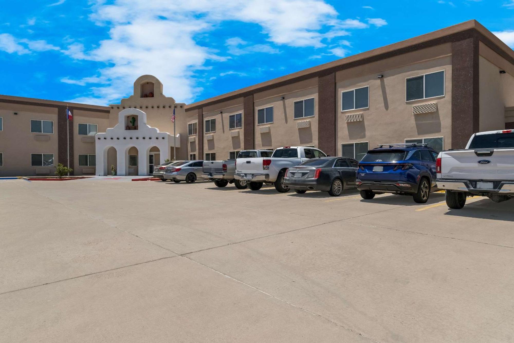 Quality Inn Alpine Exterior photo